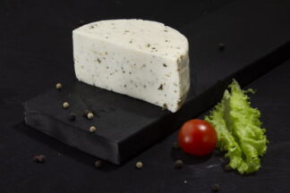 Сыр «Имеретинский особый» с базиликом